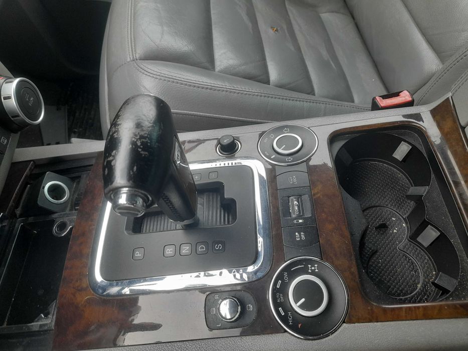 VW Touareg 2.5 R5 ,автоматик, 174.к.с. , 60 броя на части