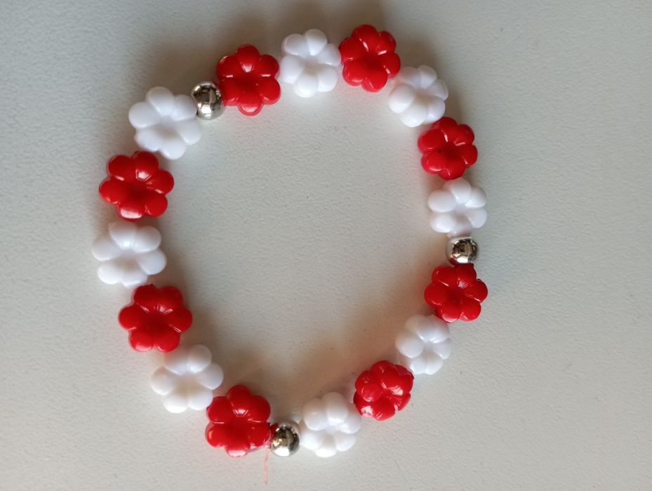 Мартеници.             .