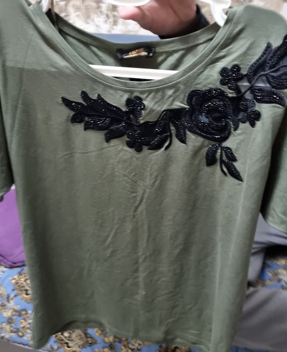 Продаются платья,кофточка. Всё новое. Размер 48 советский