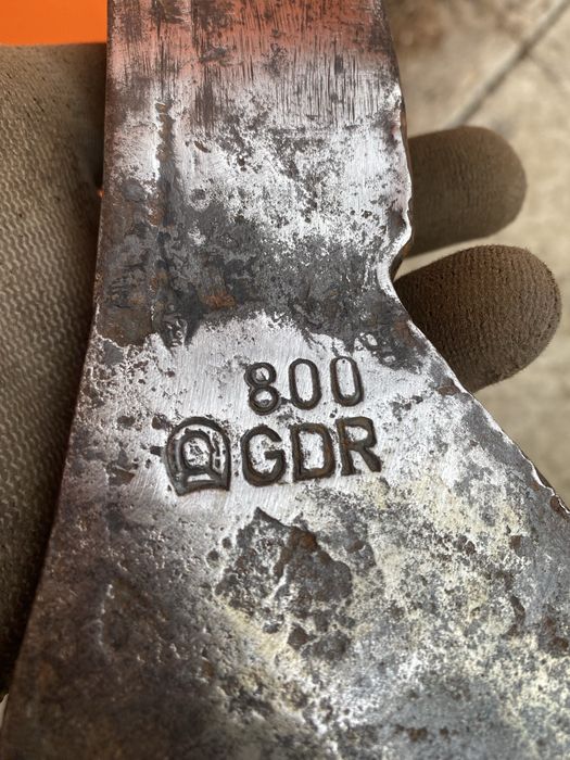 Cap topor GDR nemtesc.