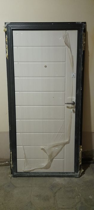 Продаётся железный дверь