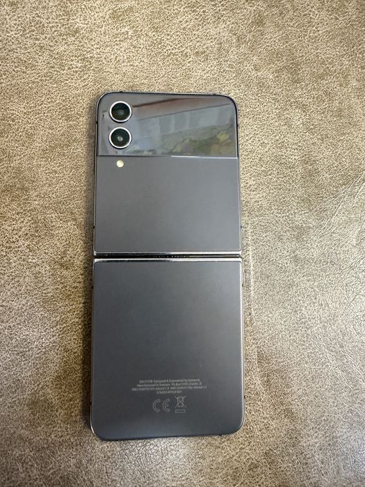 Продается телефон Samsung galaxy ZFlip4