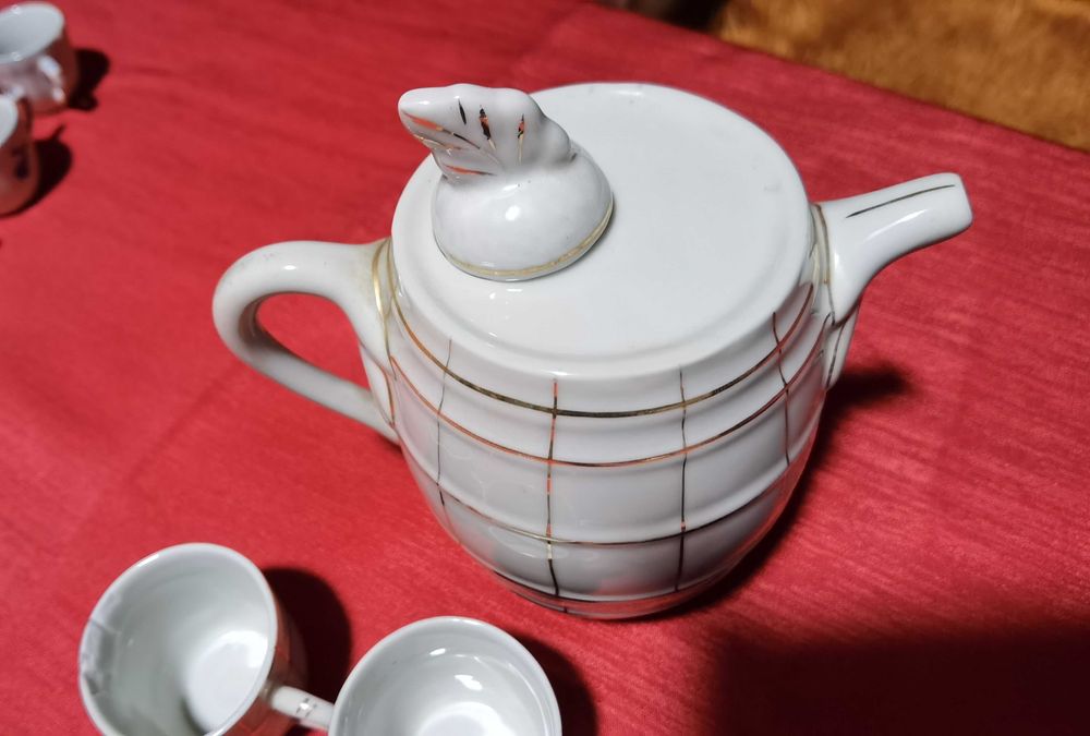 Комплект чашки и каничка за греена ракия