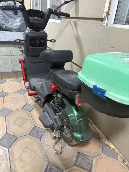 Электроскутер танк