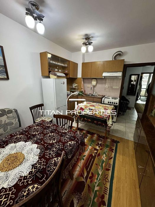 Дава се под наем Тристаен апартамент в Бургас, Център - 90 кв.м за 478.38 € - Снимка #2