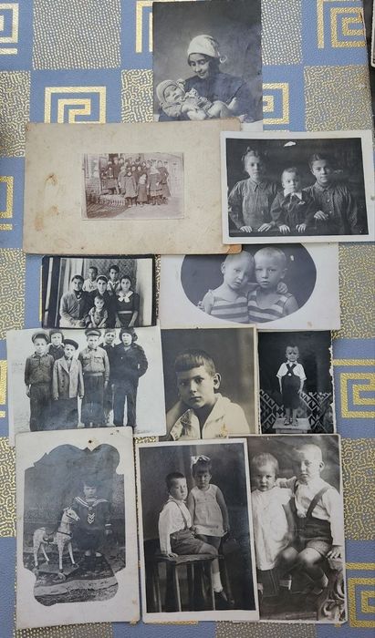 Продаются стариные фотографии разные есть много коллективных