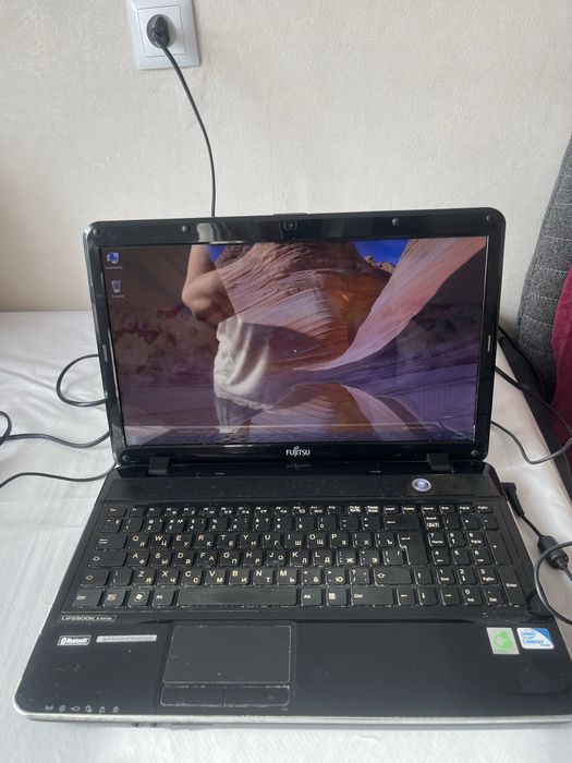 Ноутбук FUJITSI AH 531