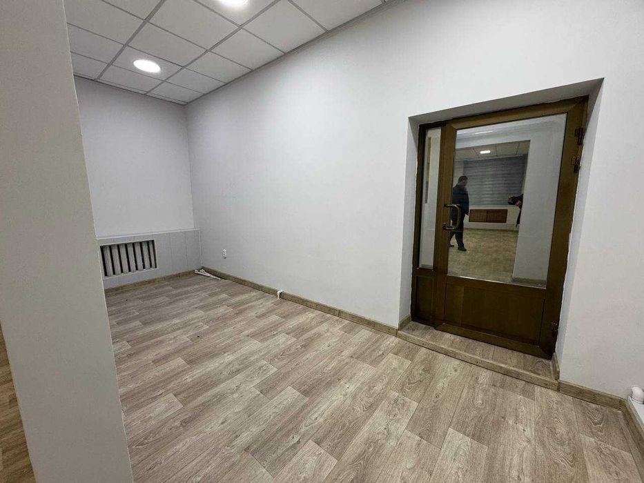 Мукимий ул.пересечение ул.Катартал,напротив спорт товары 400 кв.м