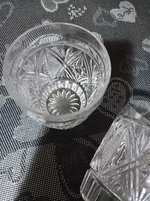 Продаю хрустальные стаканы