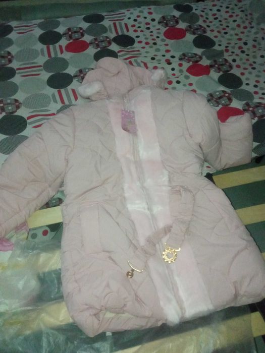 Куртка теплая новая для девочки