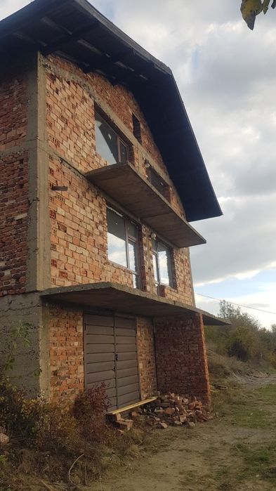 Продава къща в с.Коркина обл.Кюстендил