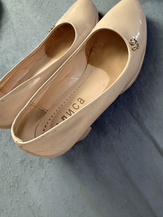 Отдам даром туфли