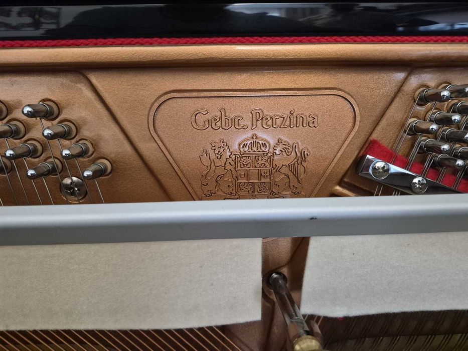 Vand pianina acustica ”Perzina” model GP122