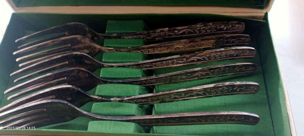 Продам, мельхиоровые столовые приборы.