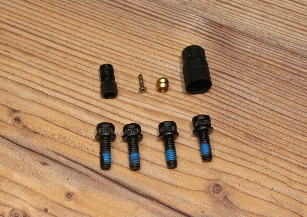 LEGENDA: Set frâne Shimano Zee M640 - 4 Pistoane - MTB Enduro / Downhill