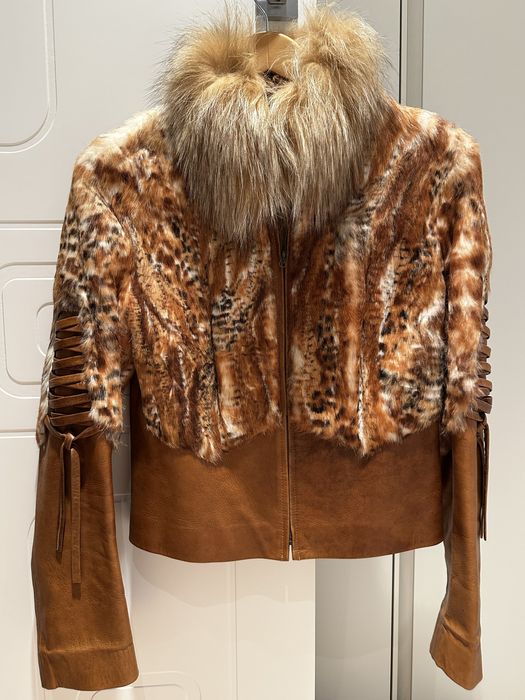 Яке от естествена кожа с яка от лисица .Размер S