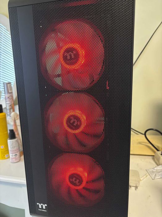 Настолен Гейминг компютър + монитор (AMD RYZEN 7, Msi Nvidia GeForce RTX 5070) + 24м. гаранция