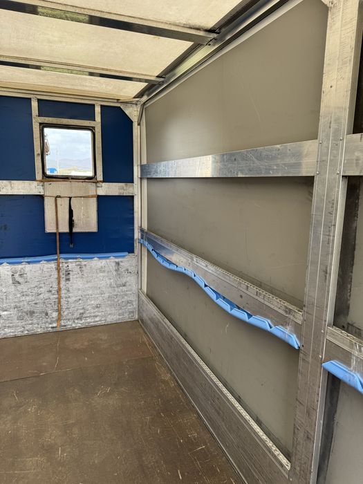 Алуминиева Каросерия с Падащ Борд от Iveco Daily