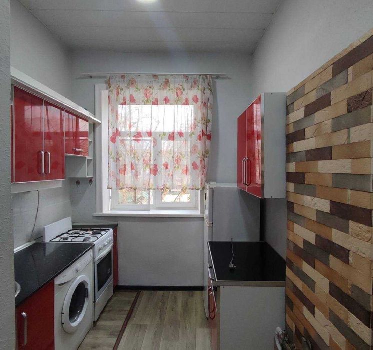 Нукусская 1 ком 2-этаж продается квартира ( ЦЕНТРАЛЬНАЯ АВИАКАССА)