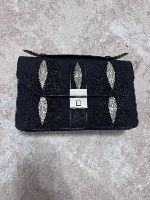 Барсетка из кожи ската