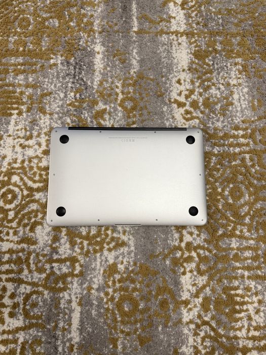 Vând MacBook Air Apple