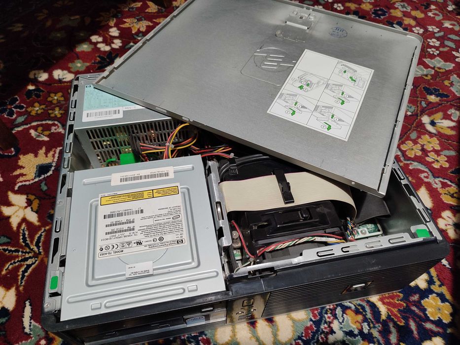 Настолен компютър HP Compaq Intel (R) Celeron (R) D; CPU 3.06 GHz