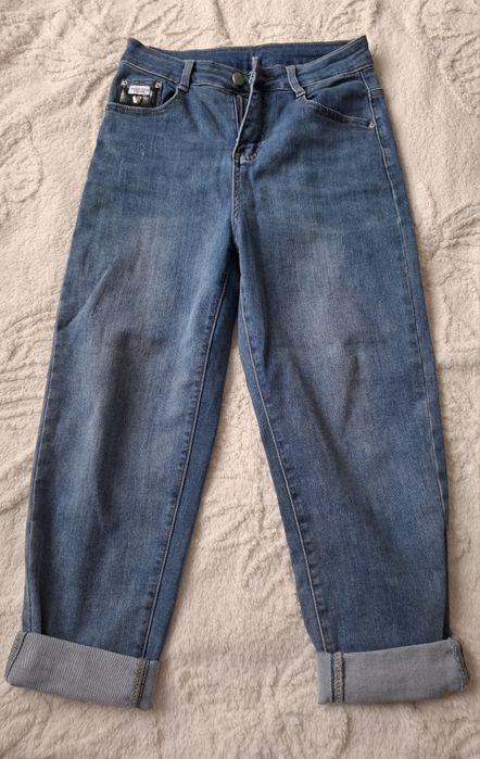 Отдам даром  вещи для девочки