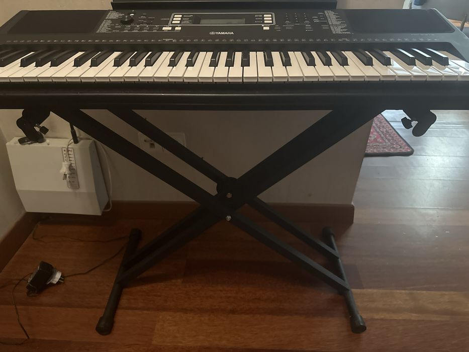 Синтезатор Casio psr e373