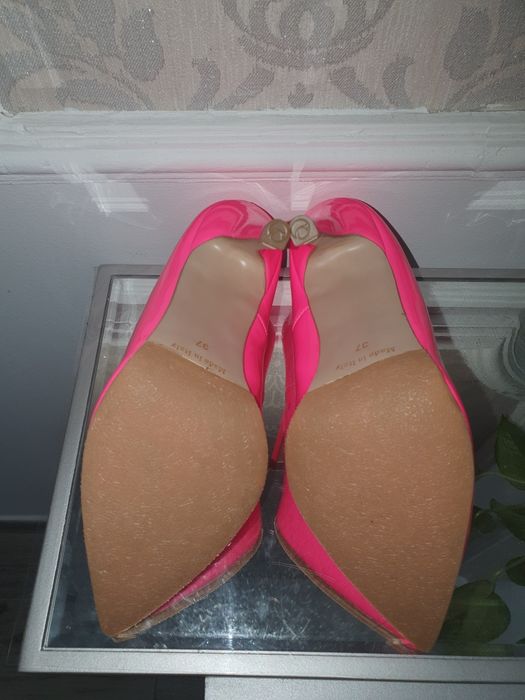 Pantofi roz piele 37