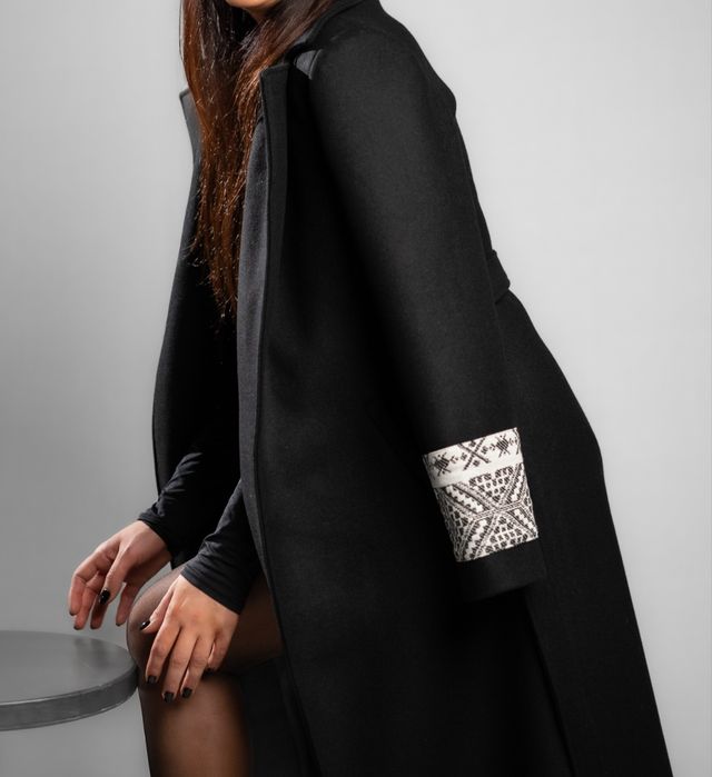 Palton din lana, model deosebit