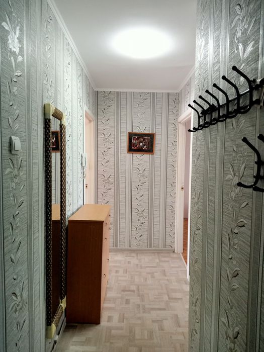 Сдаю - 2-х.ком.кв на 3мкр(Абая)