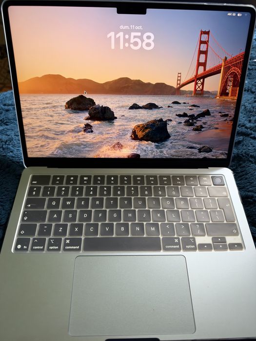 Apple Macbook Air M4 16 gb sky blue