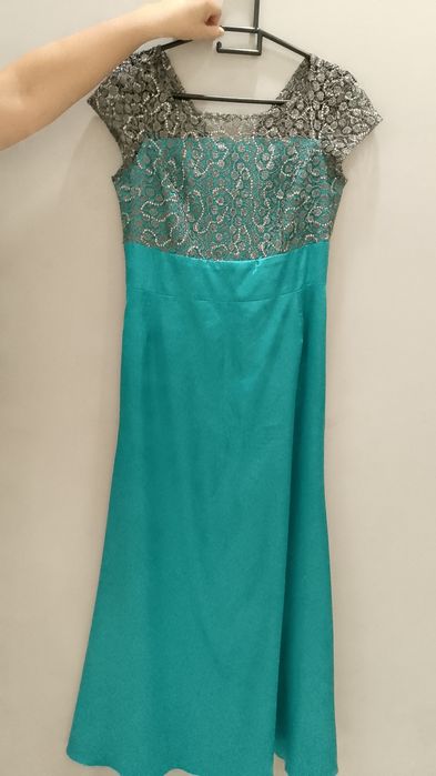 Зеленый платье, размер 40 цена 5000