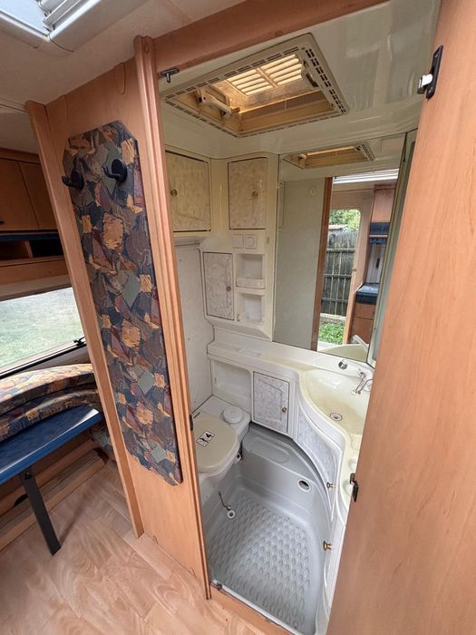 Vând rulotă înmatriculată