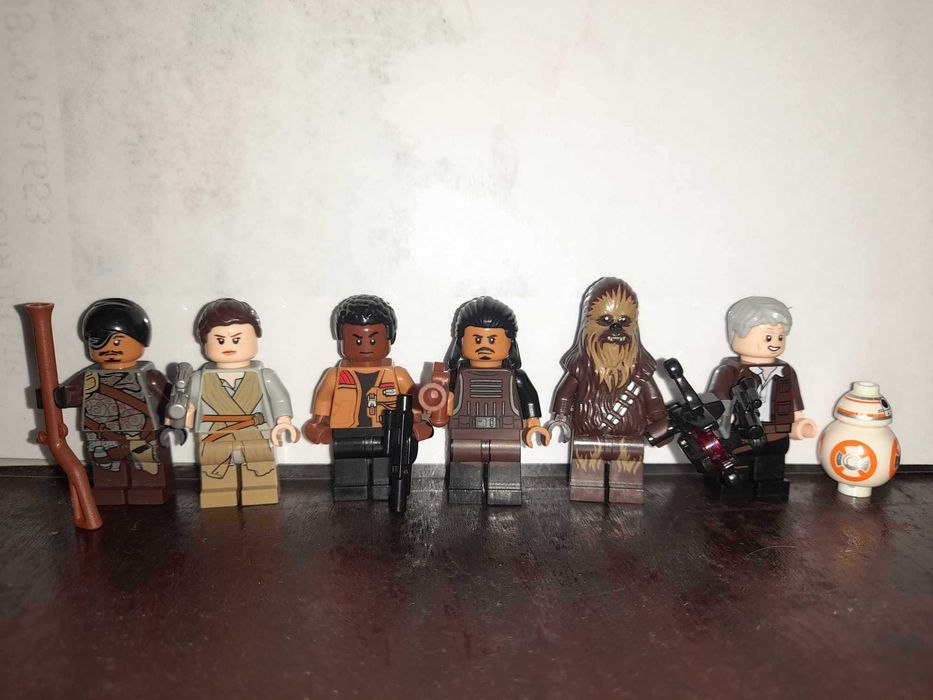 LEGO Star Wars 75105 Millennium Falcon