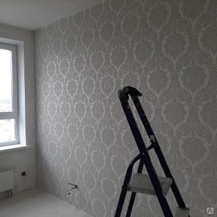 Поклейка обоев укатка эмульсией