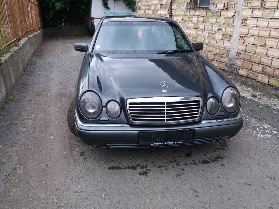 Мерцедес Е 300 95г