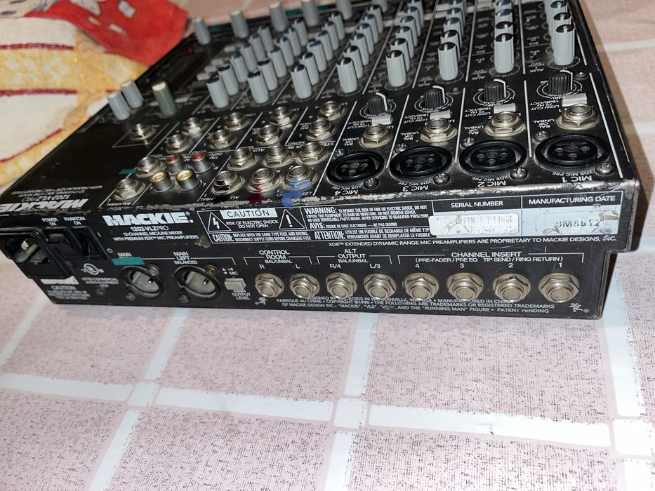 Микчерпульт 1204 BRHRINGER