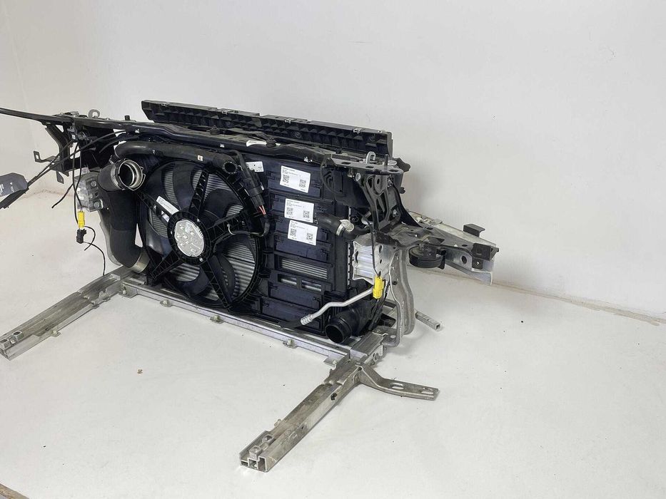 К-т предна маска с греда и радиатори за BMW 2er F46 LCI