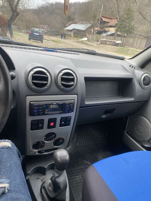 De vanzare dacia logan 2005