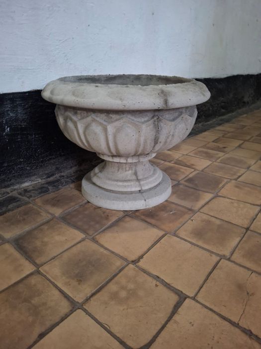 Продам горшки для цветов