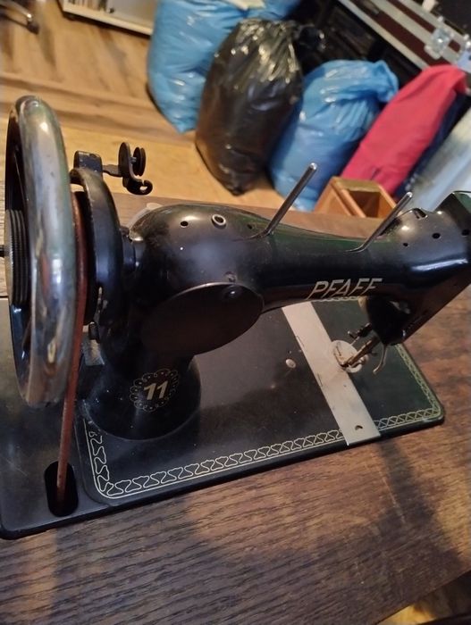 Masina de cusut pfaff 11