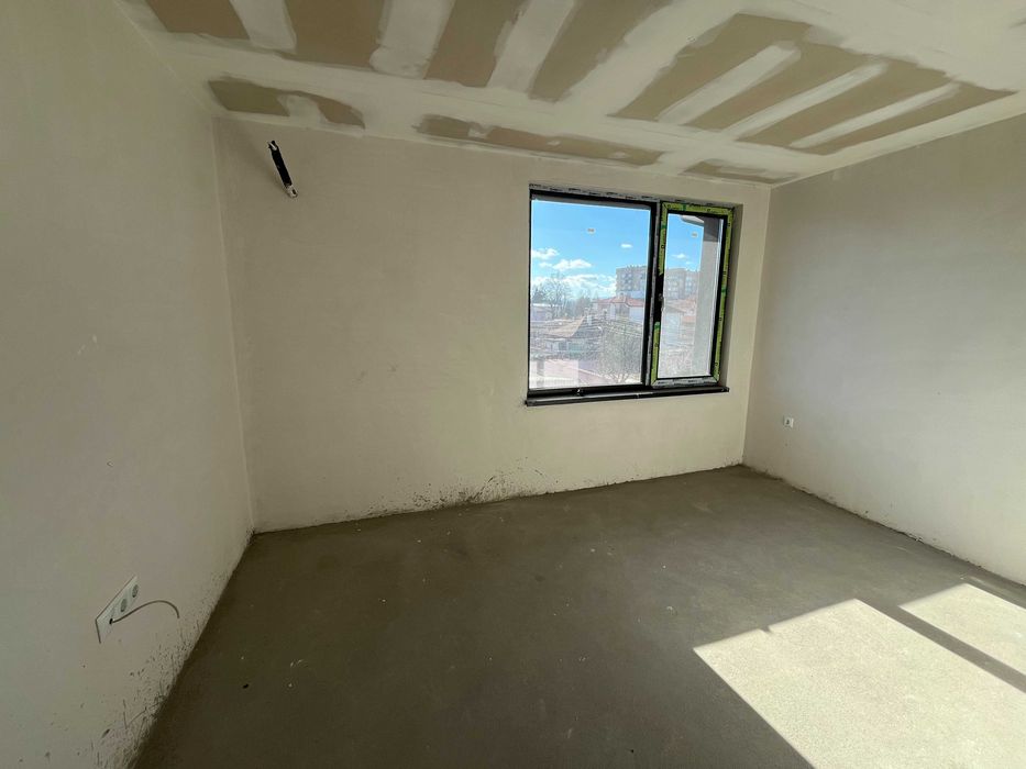 Продава се Тристаен апартамент в Казанлък - 105 кв.м за 826 €/кв.м - Снимка #4