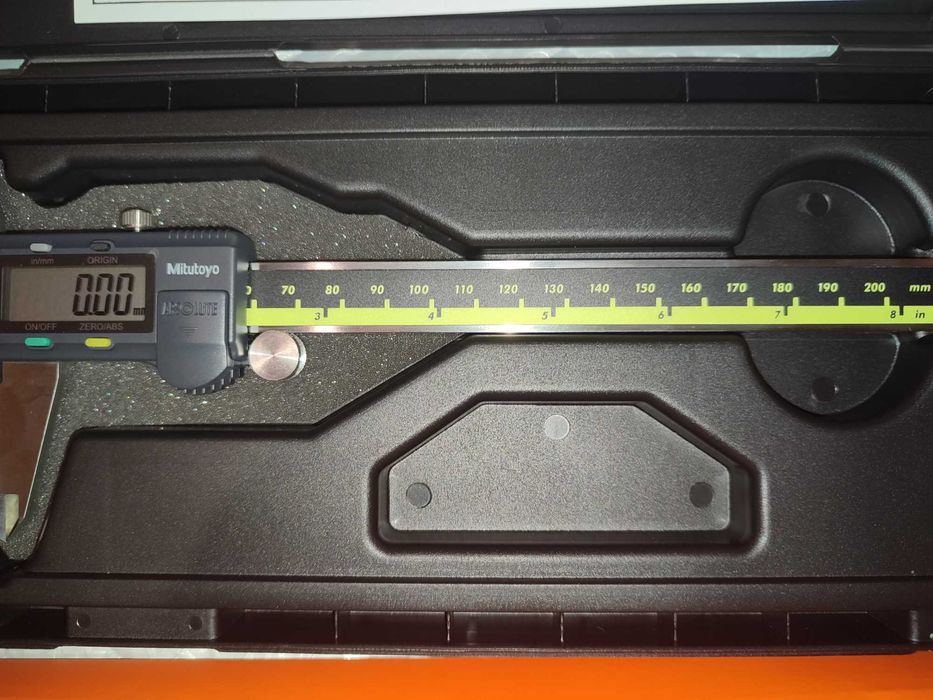 Продавам нов шублер Mitutoyo