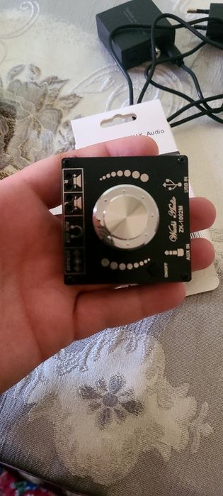 Mini usilitil zk 1002m xolati yangi narxi 150 ming