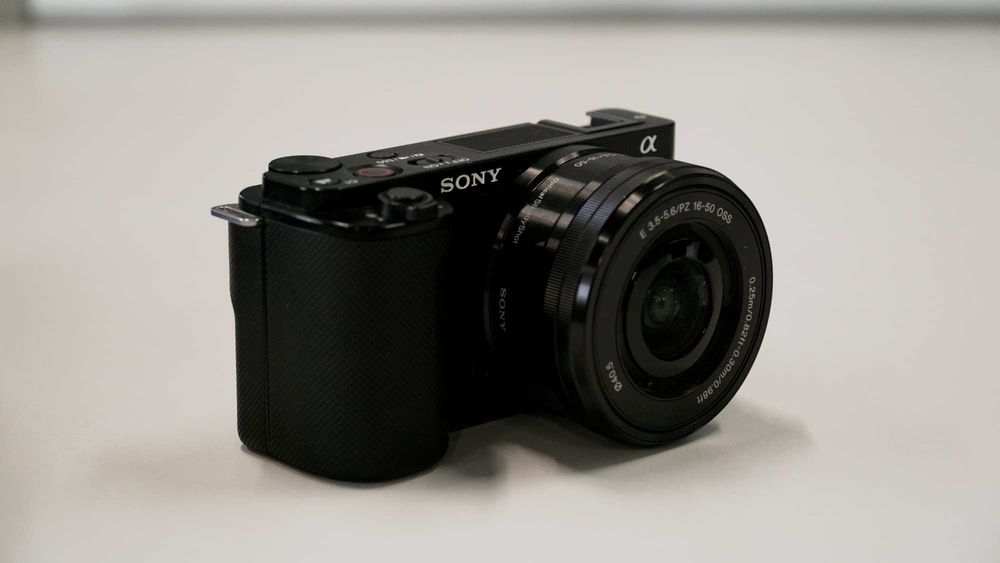 Продам Sony ZV-E10