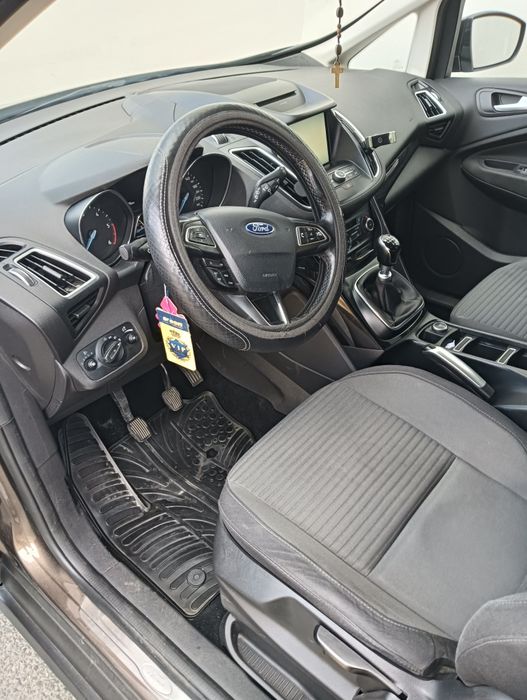 Vând Ford C max din 2015