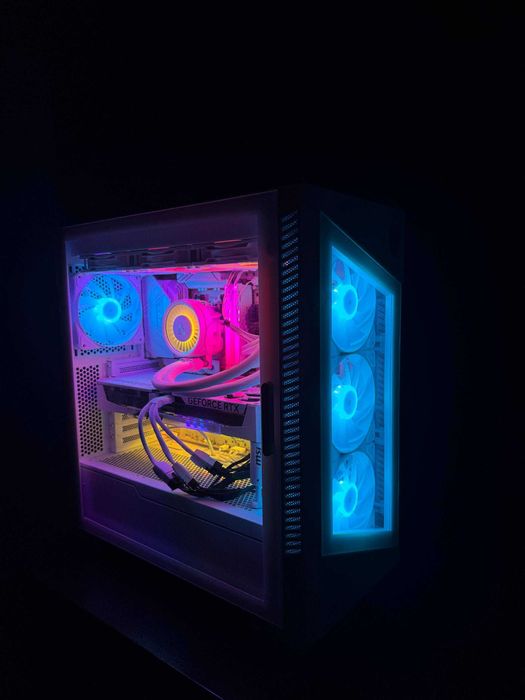 БРУТАЛЕН Гейминг Компютър | RTX 5070TI | RYZEN 7-9800X3D
