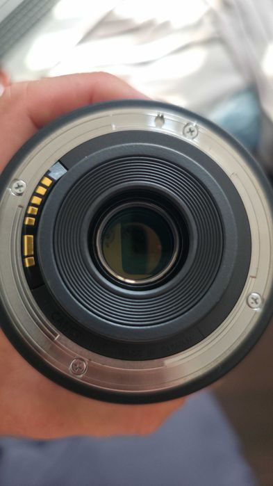 Obiectiv Canon EF-S 18-135mm f/3.5-5.6 IS Nano USM – stare foarte bună