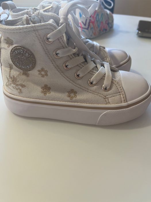 Обувки за момиче mayoral  и Skechers